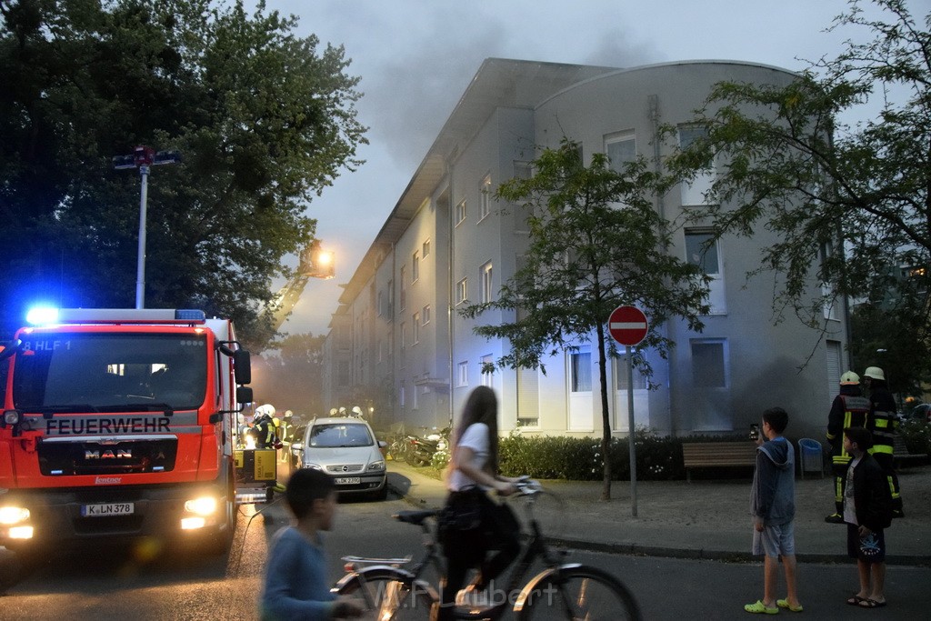 Feuer 2 Y Kellerbrand Koeln Ostheim Ruppinerstr P048.JPG - Miklos Laubert